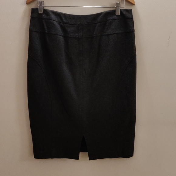 Seventy  (Italy) Woolen Warm Gray Skirt - Picture 5 of 7